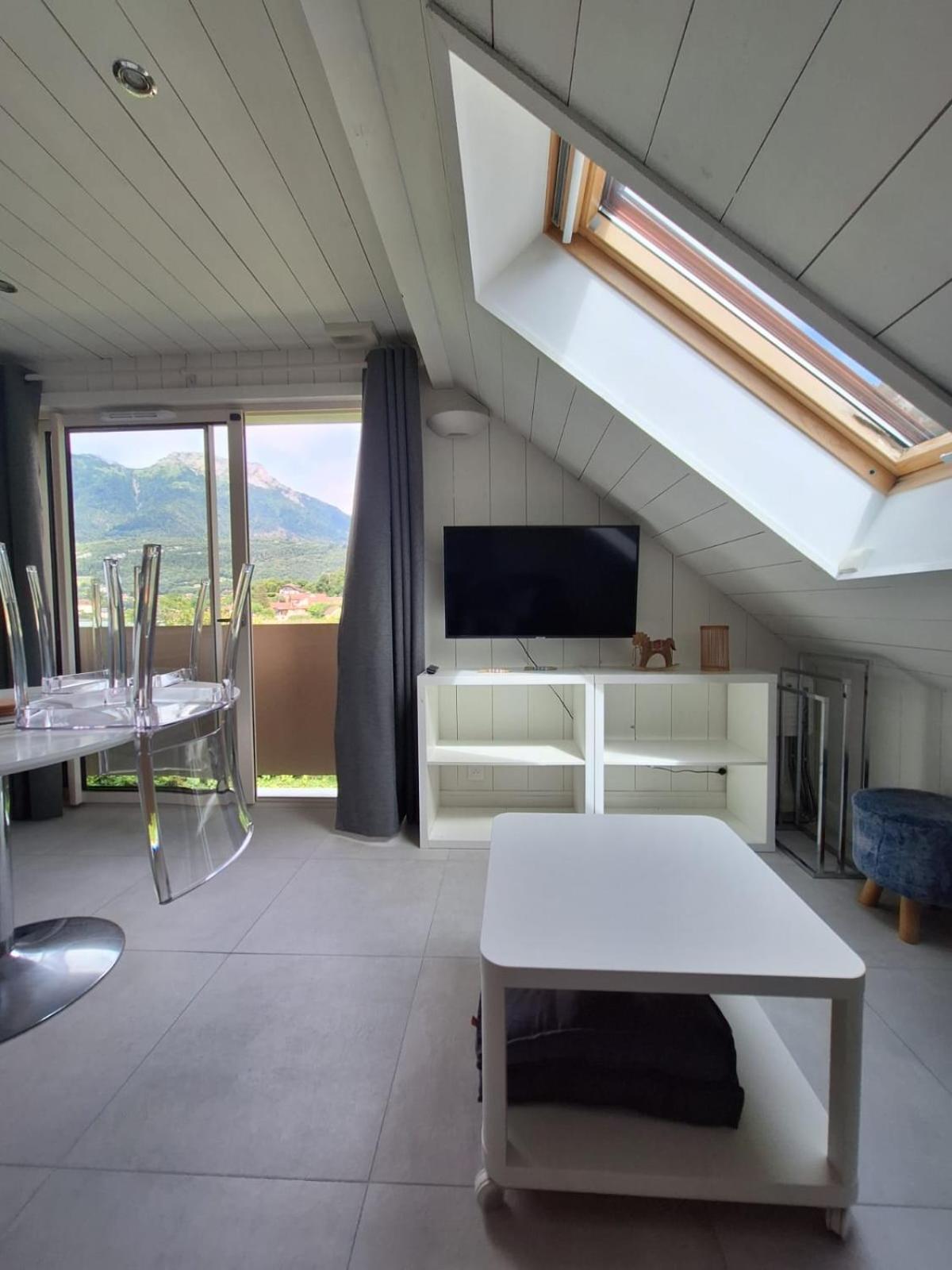 La Baie Des Voiles 3 Chambres 4 A 6 Personnes Au Bord Du Lac Plage Privee Дюэн Экстерьер фото